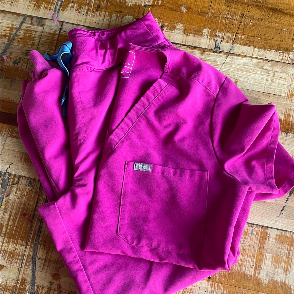 Figs Pink Scrub Set